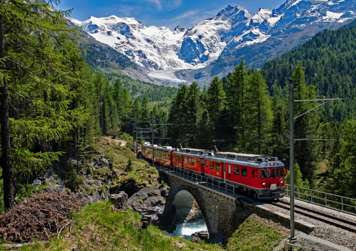 Bernina Roter Zug - Schweiz