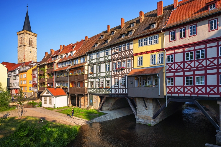 Erfurter Altstadt mit der berühmten Krämerbrücke in Thüringen, Deutschland