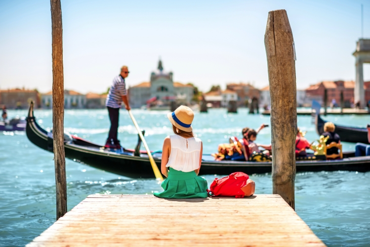 Blick auf venezianische Gondel